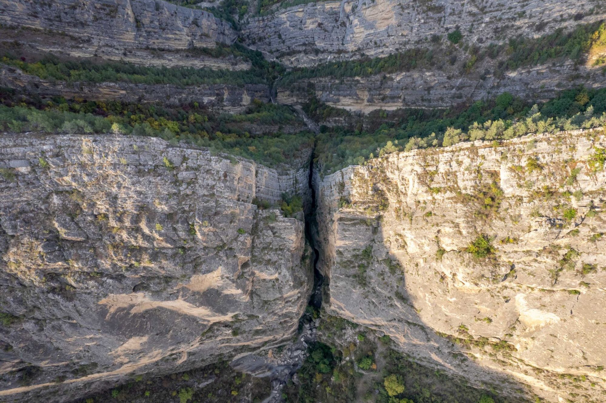 Подземный водопад, Карадахская теснина 