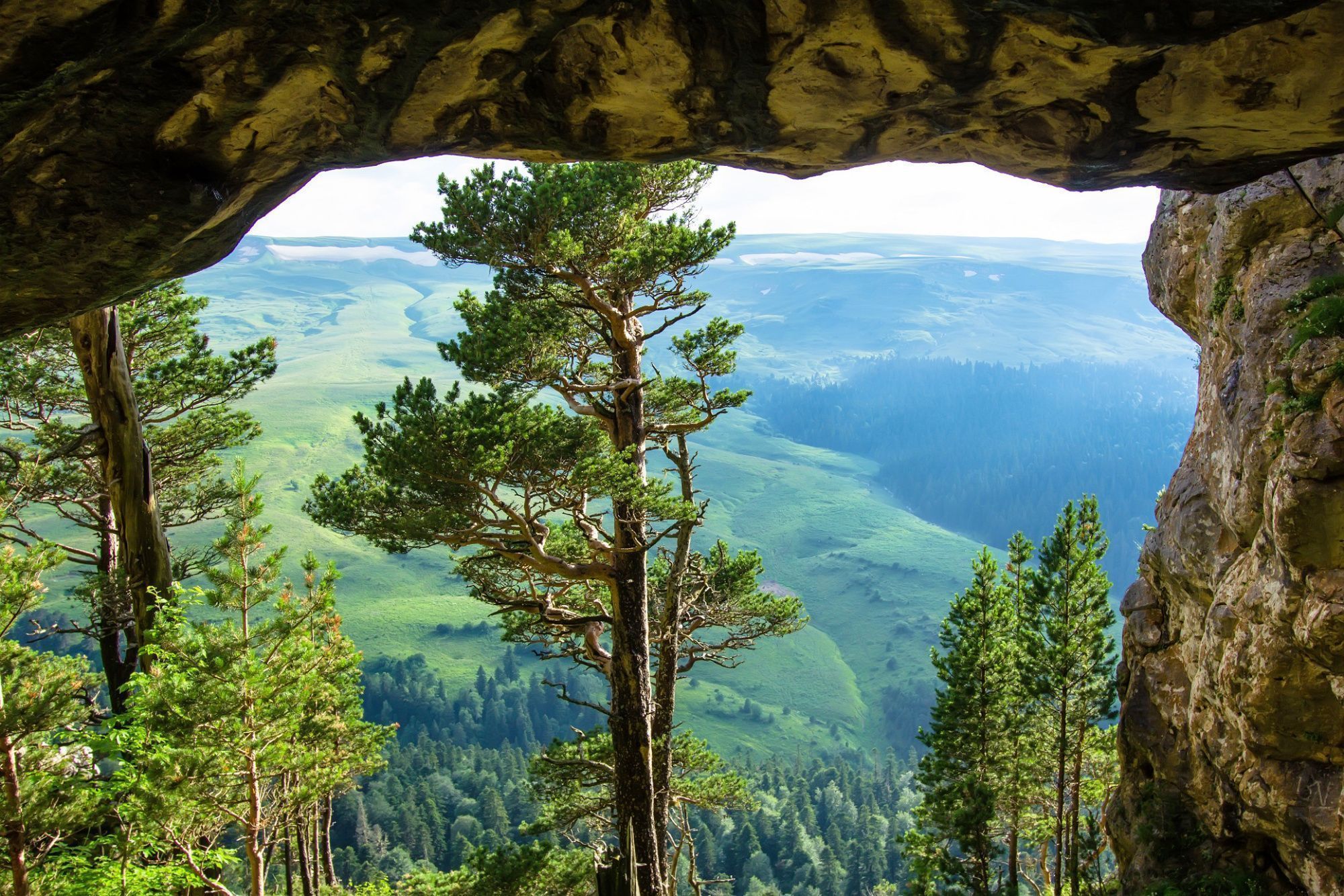 Пешая прогулка в верховья реки Курджипс