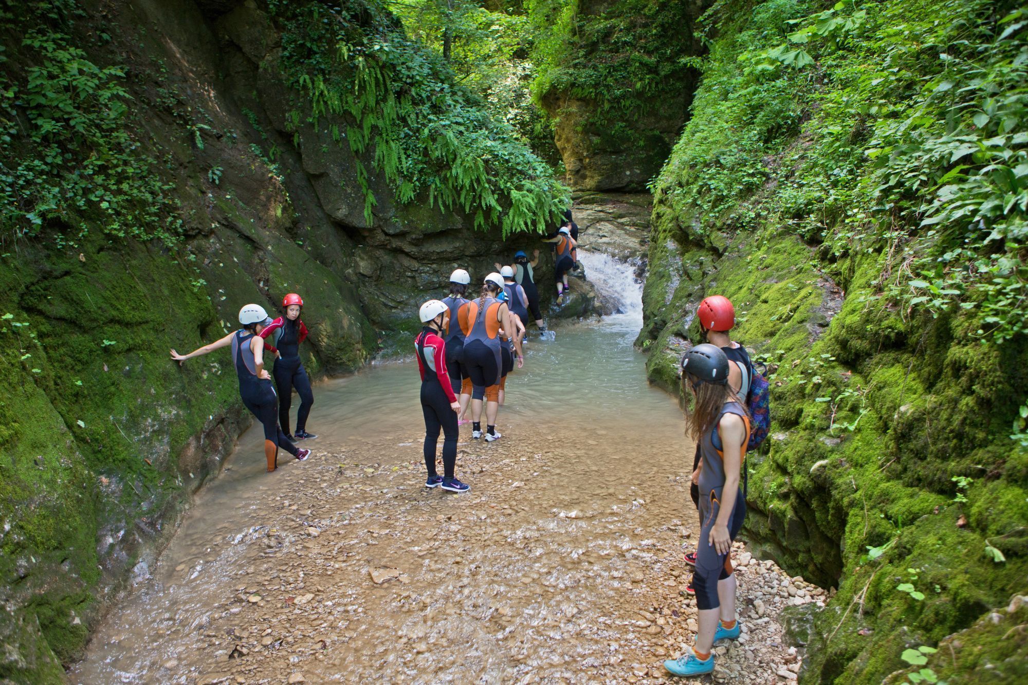 Маршрут по ущелью р. Мишоко, скалолазание
