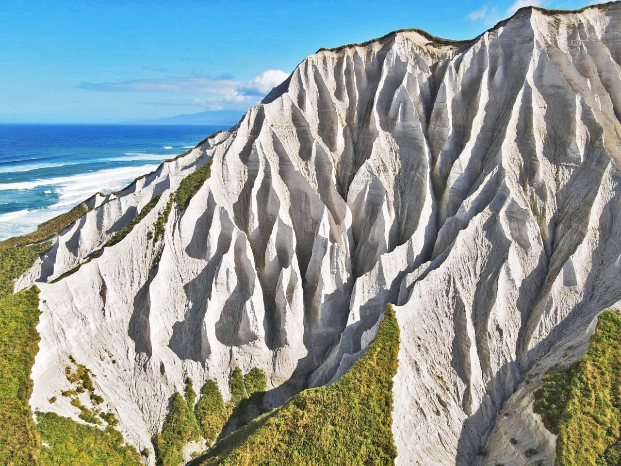 Морская прогулка на лодках, полуостров Чирип. Белые скалы, Охотское море.
