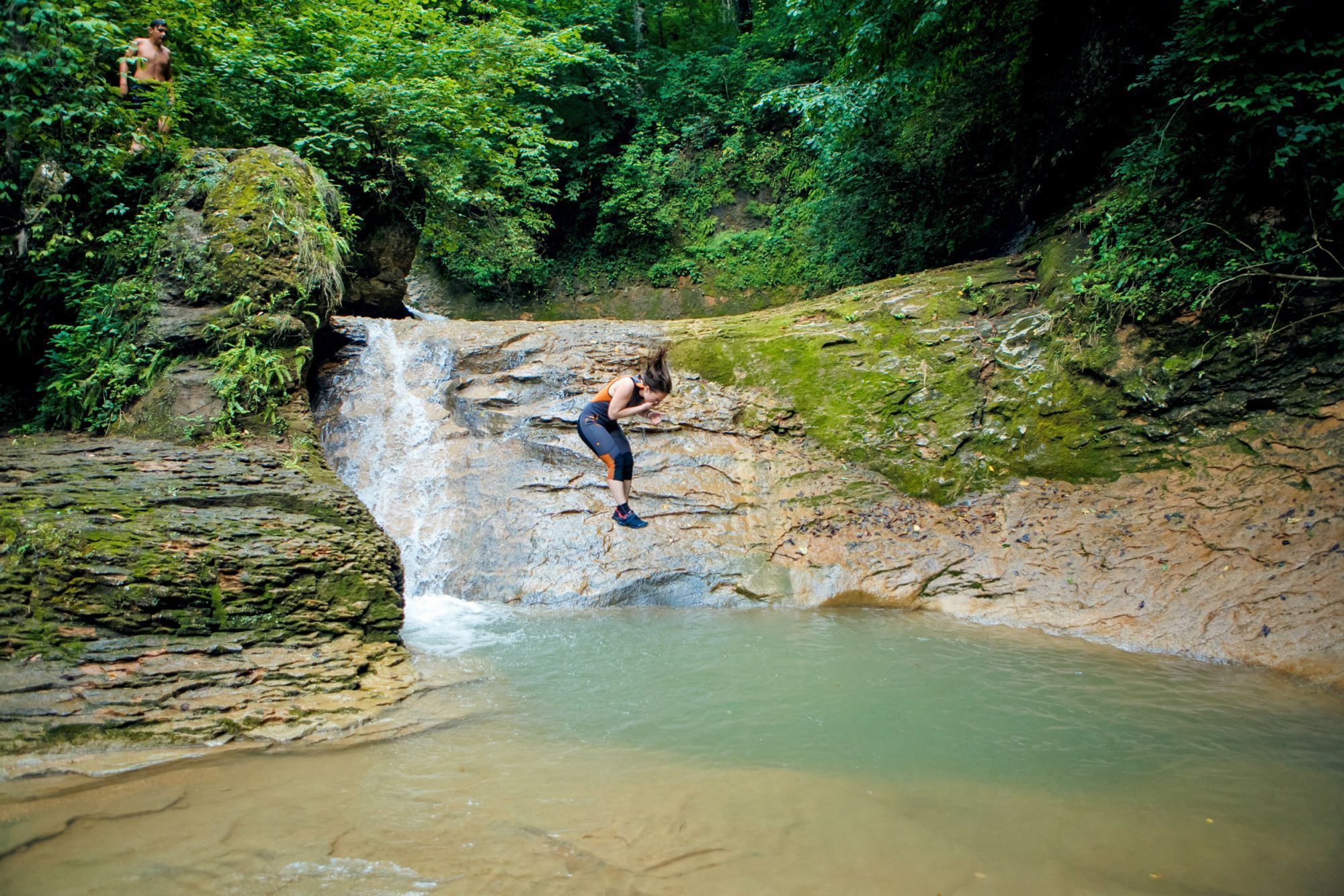 Маршрут по ущелью р. Мишоко, скалолазание