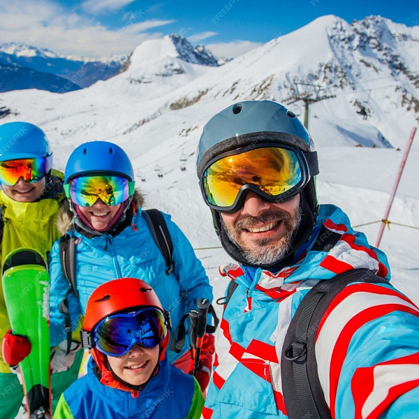 Предновогодний горнолыжный тур в Манжерок для детей