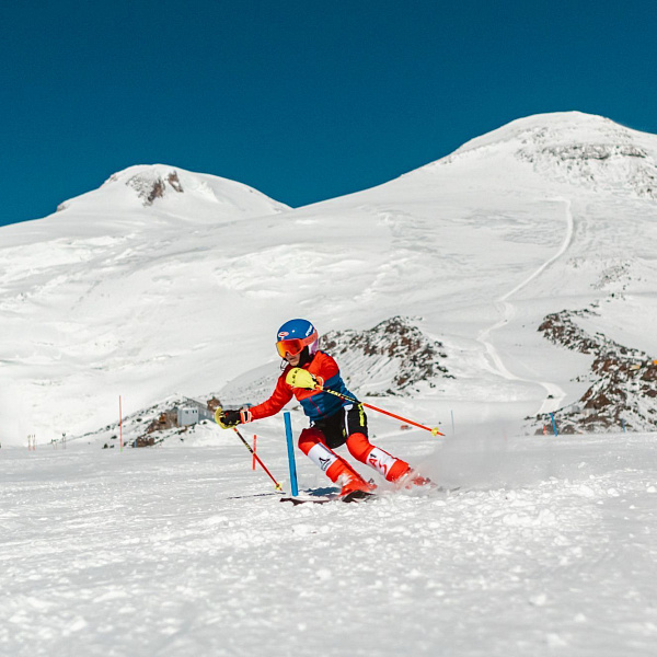Выезд горнолыжной школы на Эльбрус